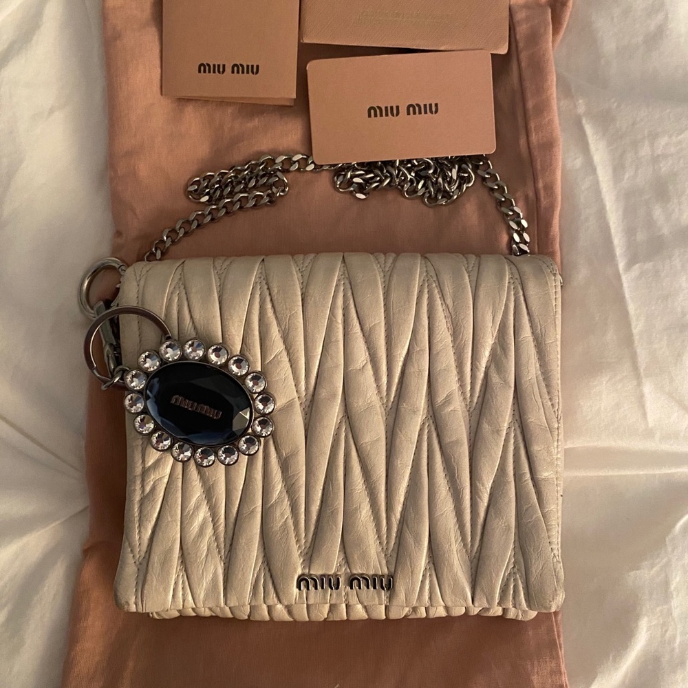 Miu miu leather crossbody wallet on chain